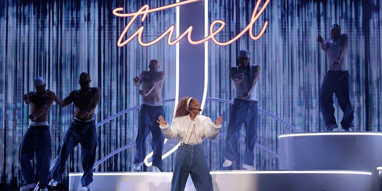 Janet Jackson Performs on TV for the First Time in 7 Years