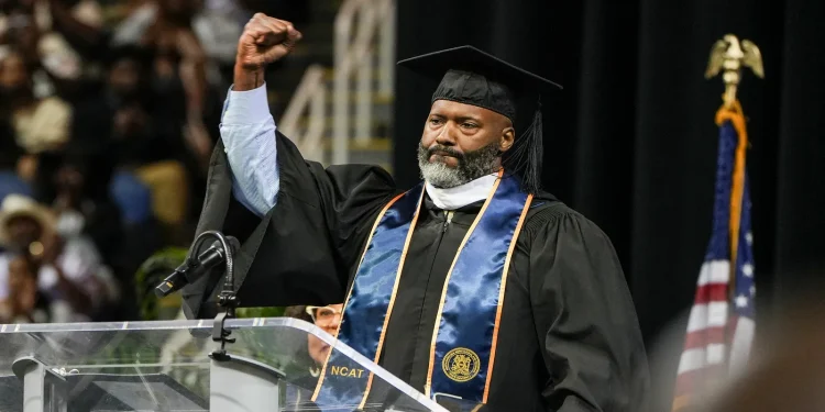 HBCU News – NFL GM gives motivational graduation speech at HBCU