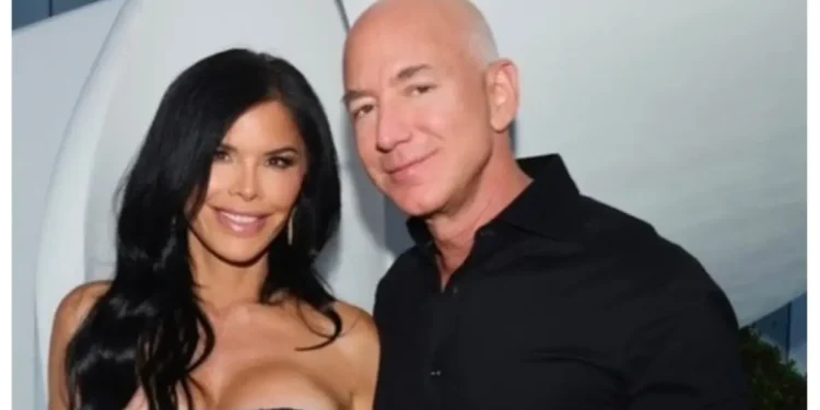 Jeff Bezos’s Fiancée’s Skimpy Outfit During Date Night Leaves Fans Stunned By Her ‘Cheap’ Look