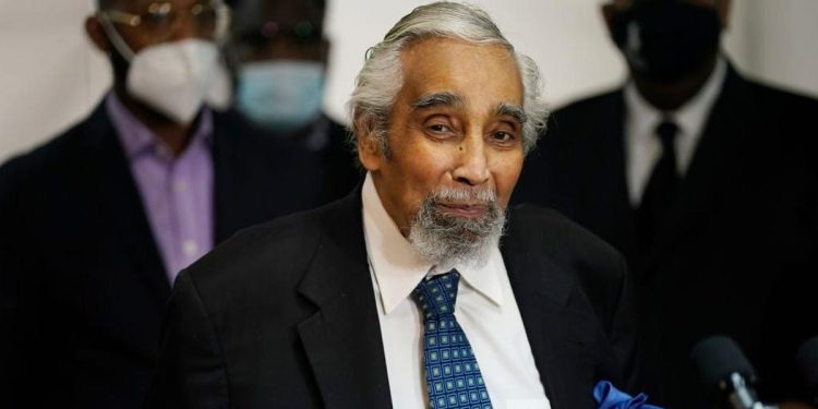 Congressman and Vet Charlie Rangel Dies On Memorial Day