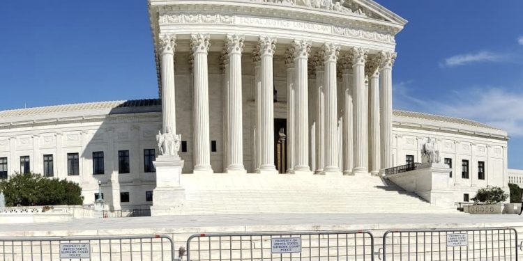 Supreme Court rejects shield for police in shooting cases