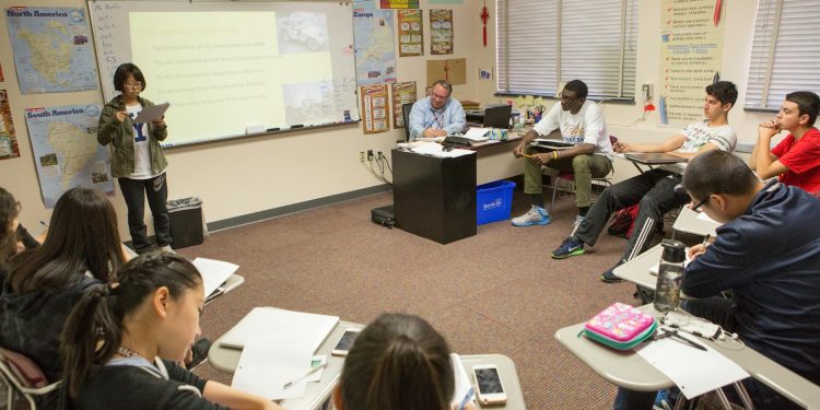 Nationwide poll supports high school financial education