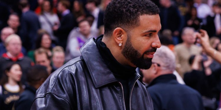 Drake Shows Off His Renovated Plane, Social Media Cries In Broke
