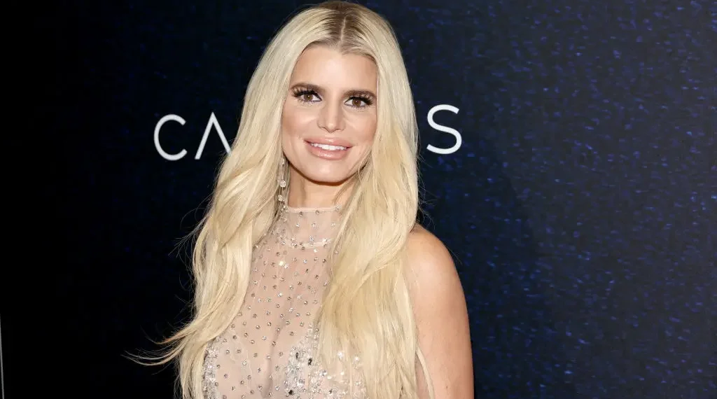 Jessica Simpson’s Bikini Photo Takes a Wild Turn as Fans Zoom In After 100-Pound Weight Loss