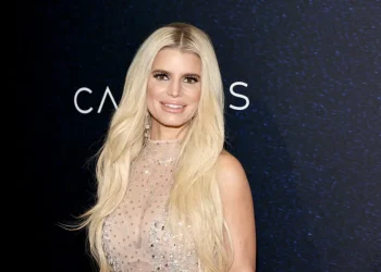 Jessica Simpson’s Bikini Photo Takes a Wild Turn as Fans Zoom In After 100-Pound Weight Loss