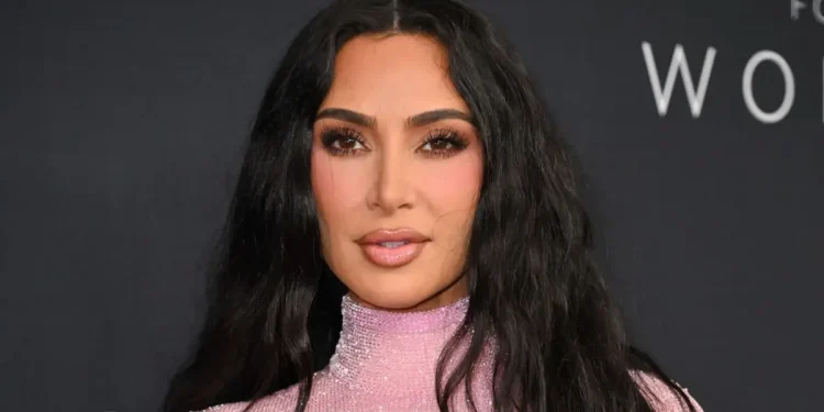 Kim Kardashian’s Refusal to Put Purse on Dirty Floor Takes a Turn As Fans Zoom In on Her Feet