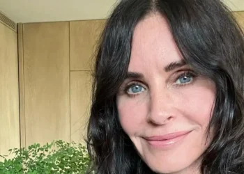 Courteney Cox’s New Look Sparks Confusion as Fans Don’t Buy Her Explanation for the Sudden Change In Her Face
