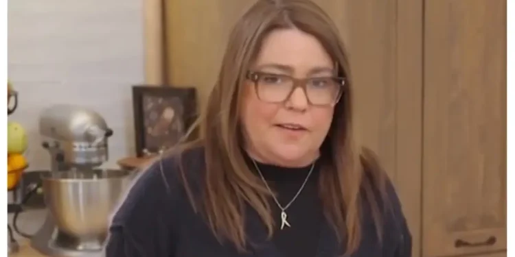 Rachael Ray Continues ‘Bizarre Behavior,’ Leading Fans to Believe ‘She’s Not Well’