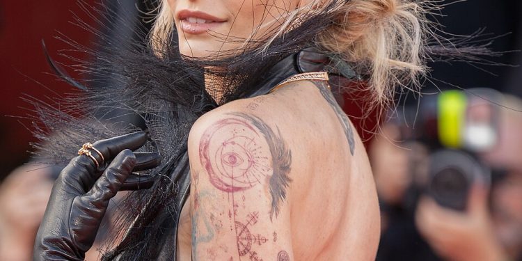Paris Jackson fights for control of father’s estate