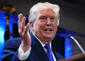Trump’s Viral Church Pic Was Meant to Make Him Look Good — Then Folks Zoomed In On One Detail He Won’t Be Able to Explain Away