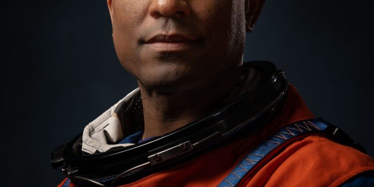 Astronaut Victor Glover pilots Artemis II mission
