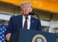 Trump Struggles on Stage —Then Cameras Zoom In on One Moment That Leaves the White House Speechless