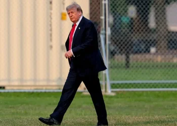 Trump’s Extreme Forward Lean Sparks a Frenzy as Viewers Speculate About What He May Be Trying to Hide